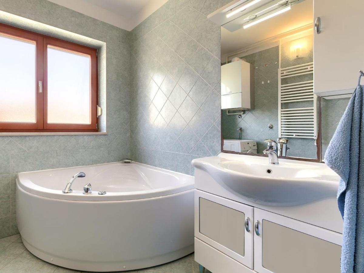 Matej By Interhome * Pula